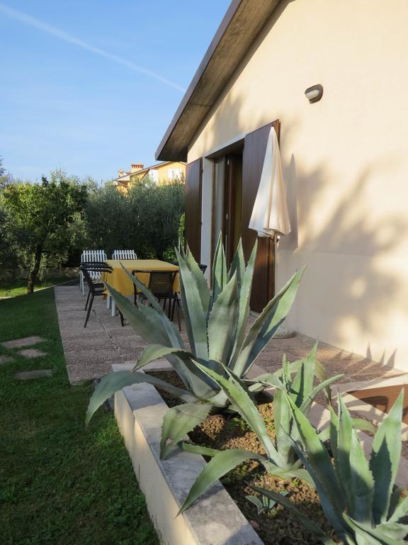 Residence Liana Albisano Torri Del Benaco Exterior photo